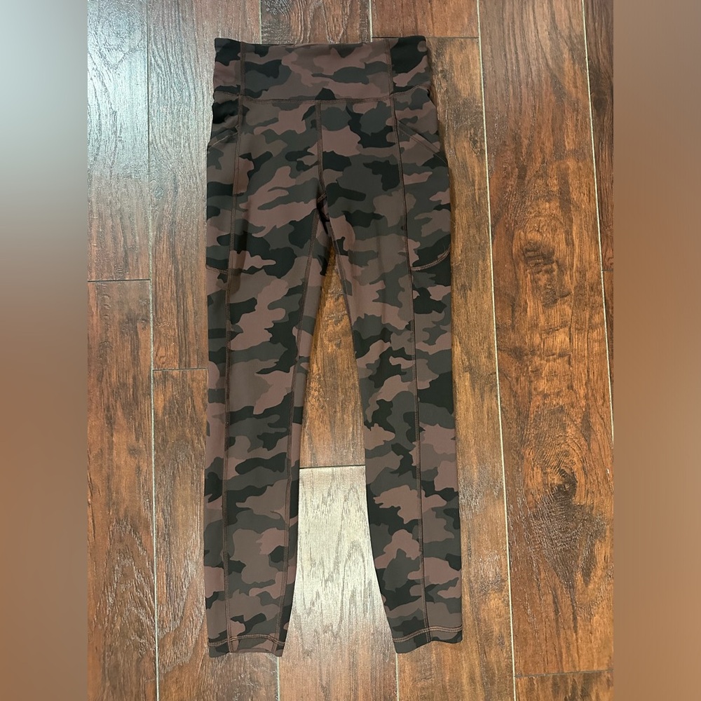 Lululemon Invigorate size 4 High-Rise 25" Heritage 365 Camo Brown Earth Multi